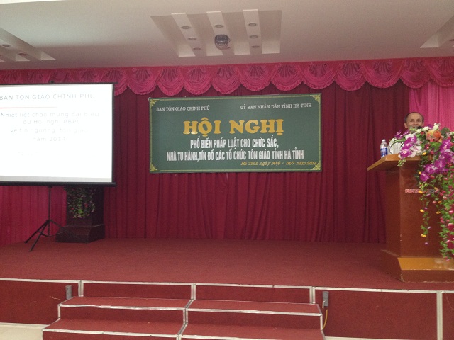 Hà Tĩnh and Thanh Hóa province disseminate the law to religious dignitaries and followers 